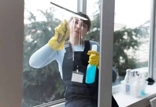 Nettoyage de vitres intérieures et extérieures aux Hôpitaux-Neufs